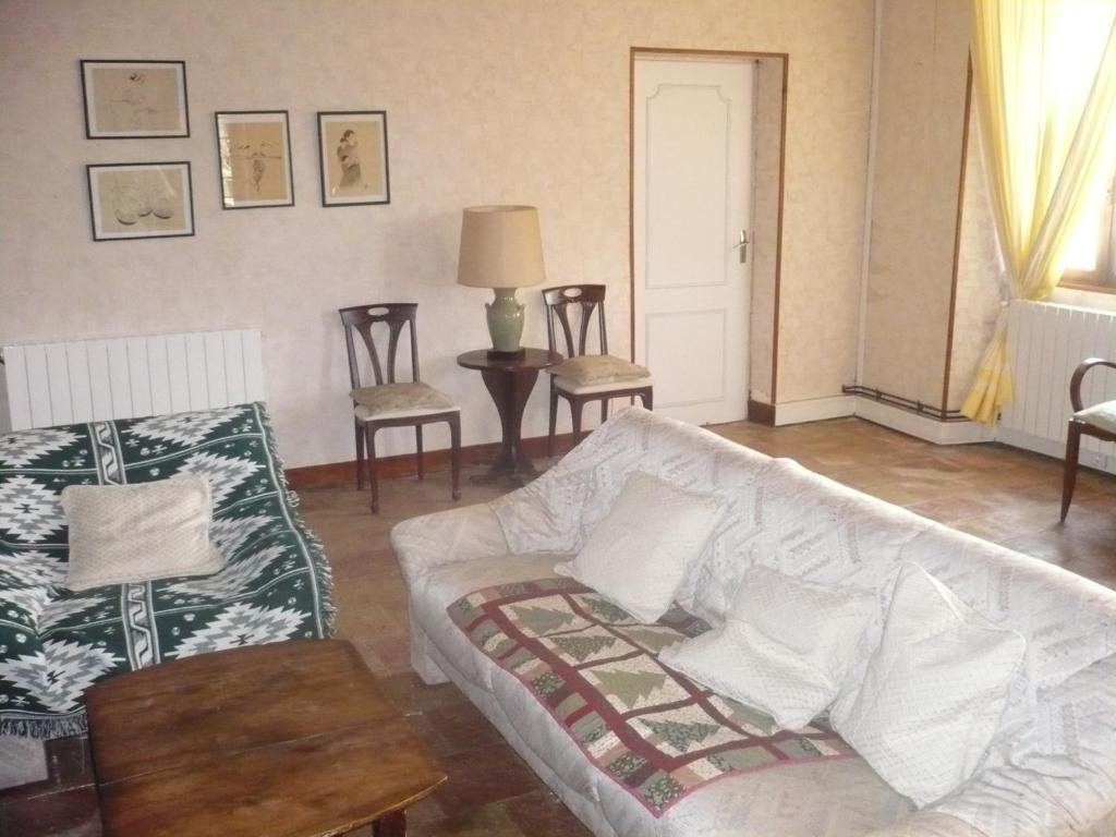 Bed and Breakfast Les Convertigues Montjoire Екстер'єр фото